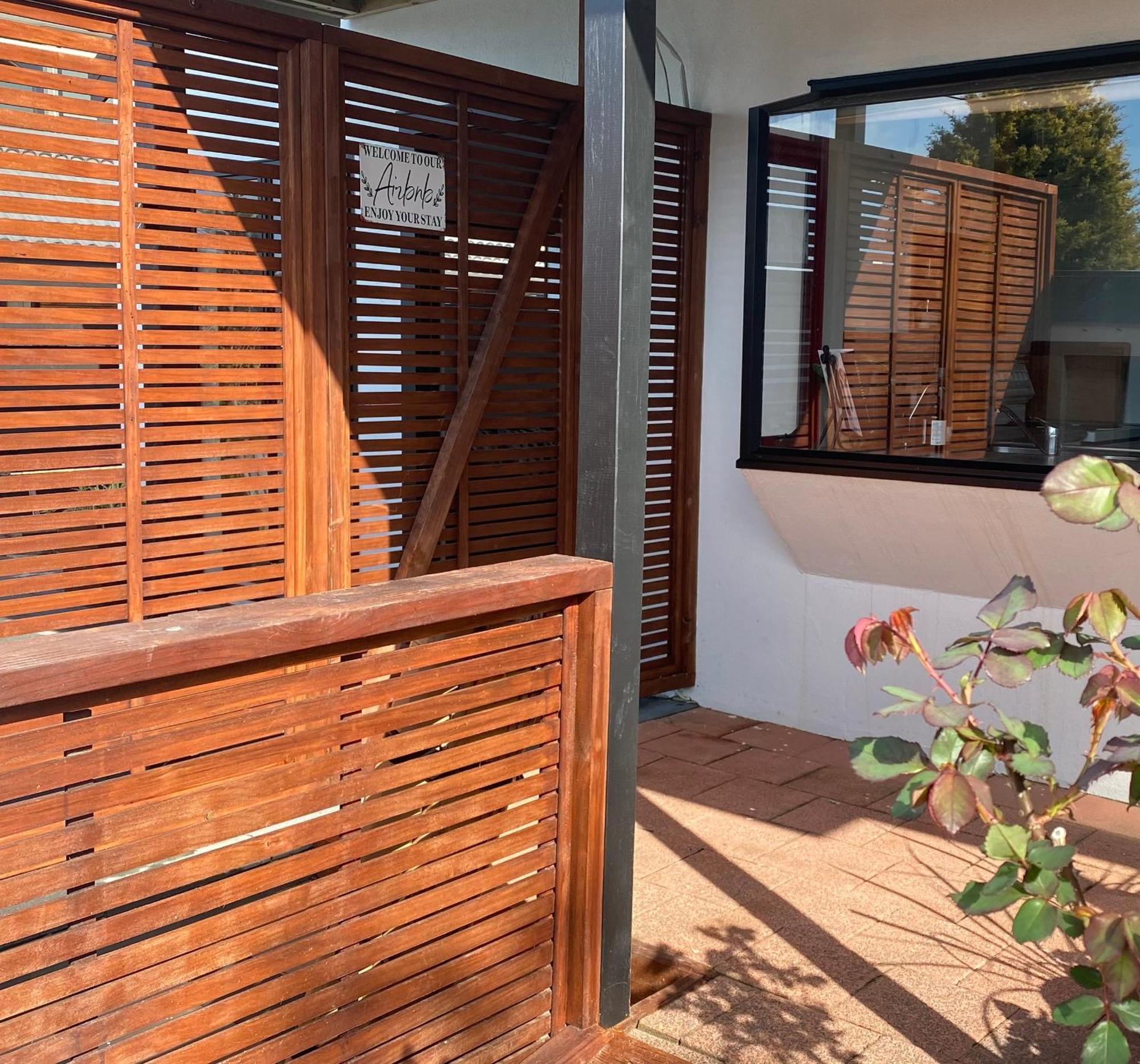 Sandbar Views Beachside Retreat - 100M From The Beach & Pets Welcome Papamoa Ngoại thất bức ảnh